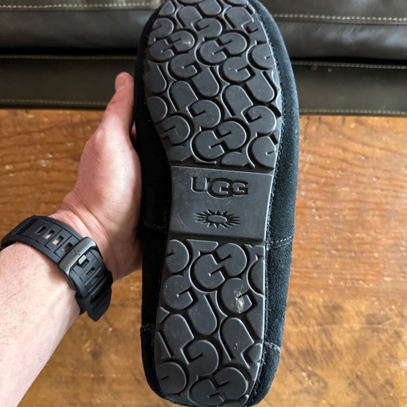 Men’s UGG Ascot Slippers Size 13 (Black)
